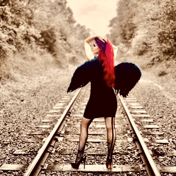 Meet your Posher, Stephanie - Picture 1 of 1